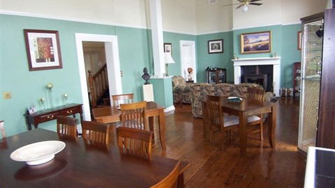 Bank On Main - Accommodation QLD 0