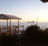 Amity Point Waterfront Cabins - Accommodation QLD