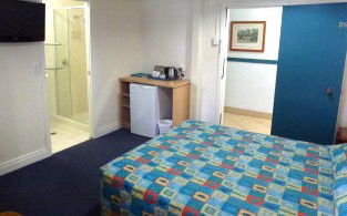 Acacia Inner City Inn - Accommodation QLD 3