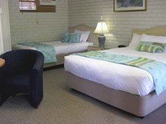Cleveland Motor Inn - Accommodation QLD 3