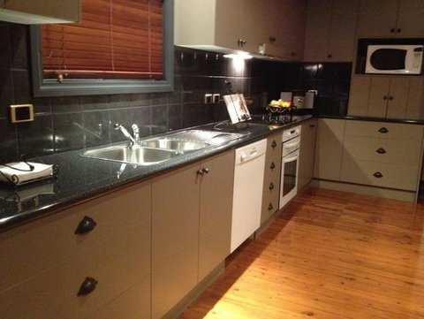 Church House B&B Gundagai - Accommodation QLD 8