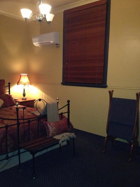 Church House B&B Gundagai - Accommodation QLD 12