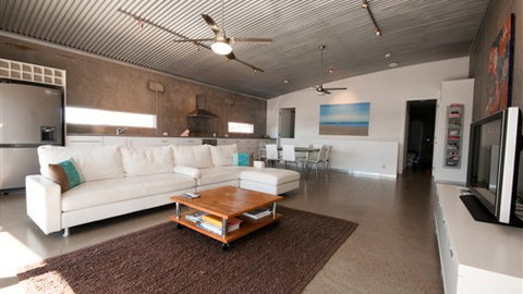 HolidayMakers - Accommodation QLD 6