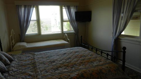 Willy's Holiday House - Accommodation QLD 1