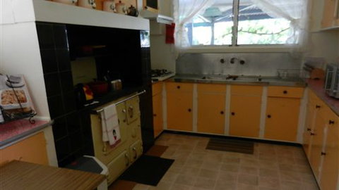 Willy's Holiday House - Accommodation QLD 2