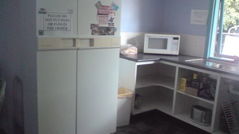 Anglesea Backpackers - Accommodation QLD 1