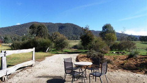 Sweetwater Stays Rural Retreat - Accommodation QLD 0