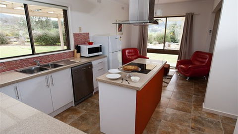 Sweetwater Stays Rural Retreat - Accommodation QLD 2