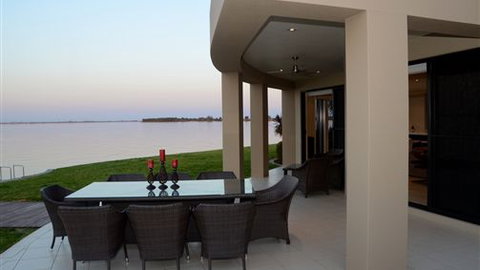 Castevilla - Accommodation QLD 5