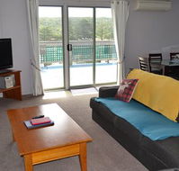 House on the Hill Port Campbell - Accommodation QLD