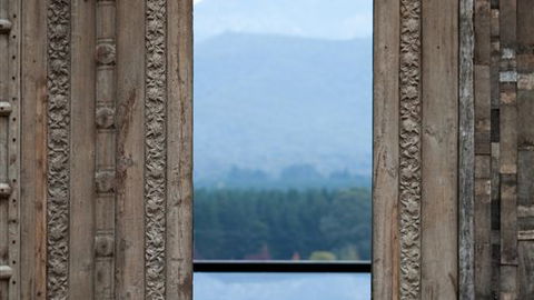 Feathertop Chateau - Accommodation QLD 2