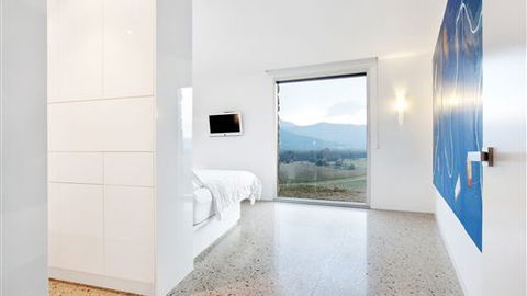 Feathertop Chateau - Accommodation QLD 6