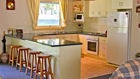 Camellia Lodge - Accommodation QLD 4
