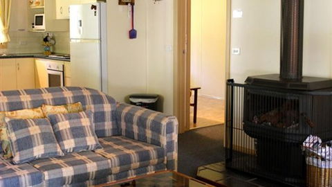 Camellia Lodge - Accommodation QLD 5
