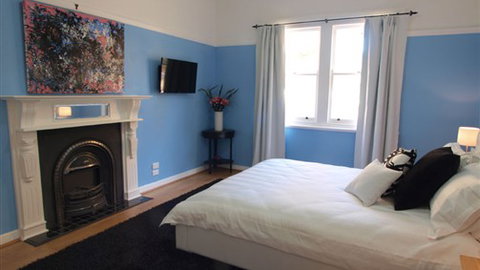 Bespoke Holiday House - Accommodation QLD 0