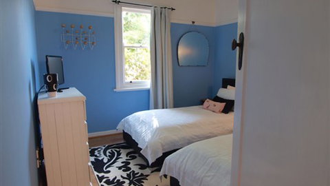 Bespoke Holiday House - Accommodation QLD 2