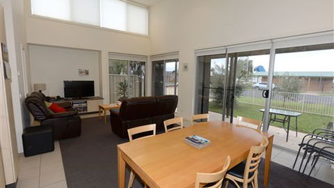 Murray Grange Villa Eight - Accommodation QLD 2