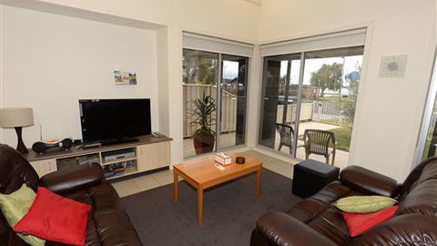 Murray Grange Villa Eight - Accommodation QLD 3