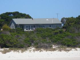 Beachcomber - Accommodation QLD 0