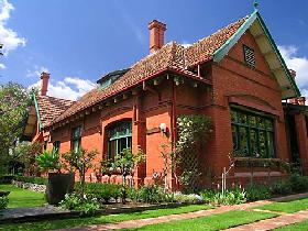 Buxton Manor - Musica Viva Apartment - Accommodation QLD 2