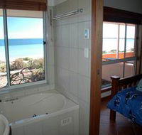 Ceduna Shelly Beach Caravan Park and Beachfront Villas - Accommodation QLD