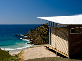 Kangaroo Beach Lodges - Accommodation QLD 0