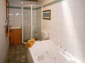 Karinga Park Coach House - Accommodation QLD 3