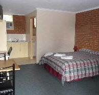 1st T Motel - Accommodation QLD