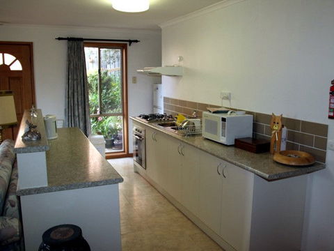 Adrienne's Place On The Hill - Accommodation QLD 0