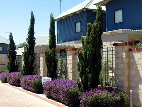 Amalfi Resort - Accommodation QLD 1