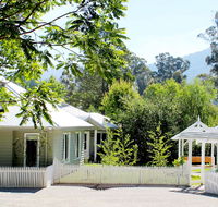 Amelina Cottages - Accommodation QLD