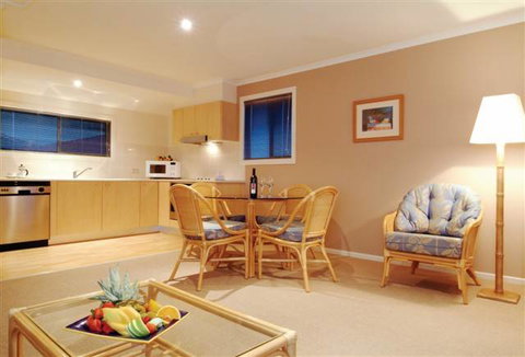 Aqualuna Beach Resort Coffs Harbour - Accommodation QLD 4