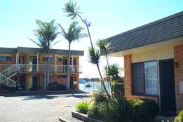 Aquatic Motel - Accommodation QLD 0