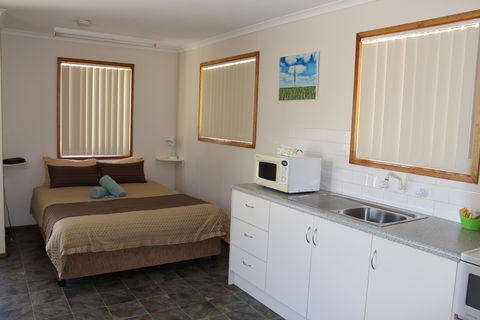Ardrossan Caravan Park - Accommodation QLD 2