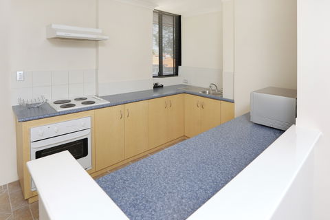 Assured Waterside Apartments - Accommodation QLD 5