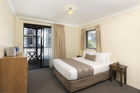 Assured Waterside Apartments - Accommodation QLD 8
