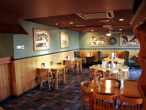 Astor Motor Inn - Accommodation QLD 2