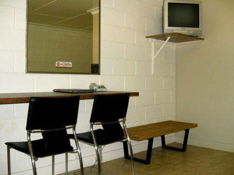 Augathella On The Highway - Accommodation QLD 3