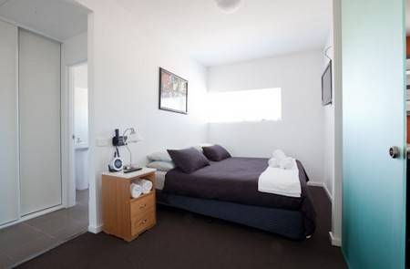 B7 Honeysuckle Apartments - Accommodation QLD 4