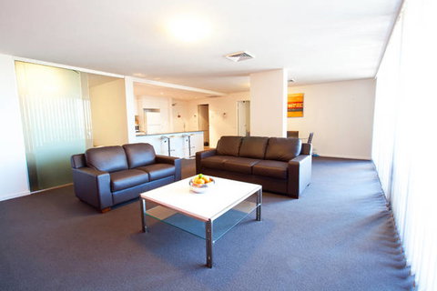 B7 Honeysuckle Apartments - Accommodation QLD 8