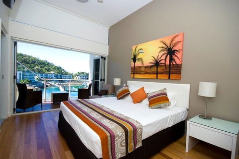 Beachside At Magnetic Harbour - Accommodation QLD 4