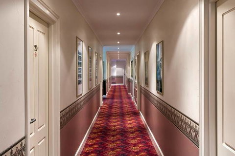 BEST WESTERN Ensenada Motor Inn & Suites - Accommodation QLD 2