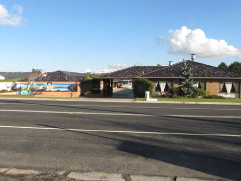 Big Trout Motor Inn - Accommodation QLD 10
