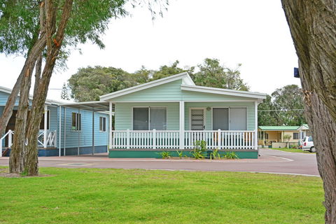 BIG4 Emu Beach Holiday Park - Accommodation QLD 2