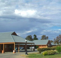 Bishop's Lodge Motor Inn - Accommodation QLD