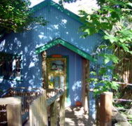 Blue Poles Cafe Gallery  BB - Accommodation QLD