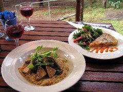 Blue Poles Cafe, Gallery & B&B - Accommodation QLD 3