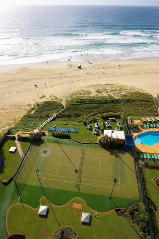 Breakers North - Absolute Beach Front Holiday Apartments - Accommodation QLD 1