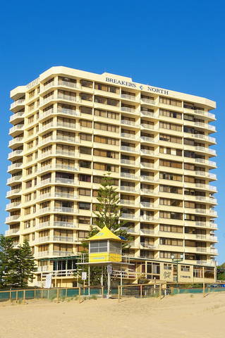 Breakers North - Absolute Beach Front Holiday Apartments - Accommodation QLD 3
