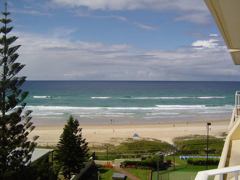 Breakers North - Absolute Beach Front Holiday Apartments - Accommodation QLD 6